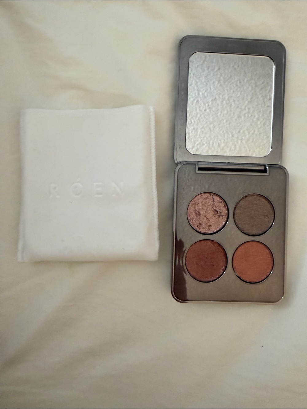 RÓEN 11:11 Eyeshadow Palette - NWOB - Picture 4 of 7